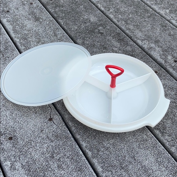 ☀️ Small Three Slotted Tupperware Serving Dish - Picture 1 of 5